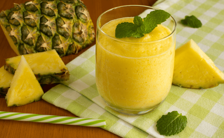 Suco Detox de Abacaxi e Hortelã Uma combinação deliciosa!