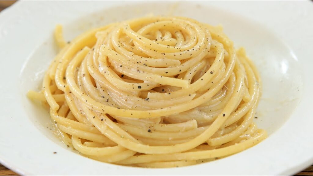 Cacio e Pepe: Uma Ode à Simplicidade Italiana