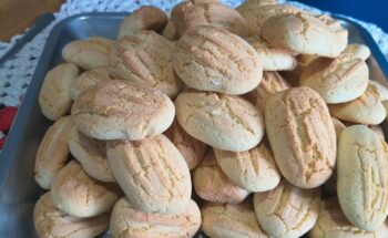 Biscoitos de Araruta: Delicadeza e Sabor em Cada Mordida