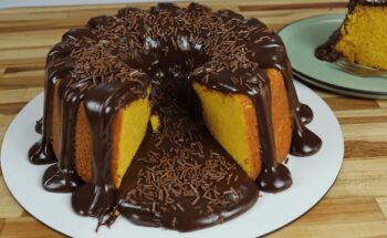 Bolo de Cenoura com Cobertura de Brigadeiro